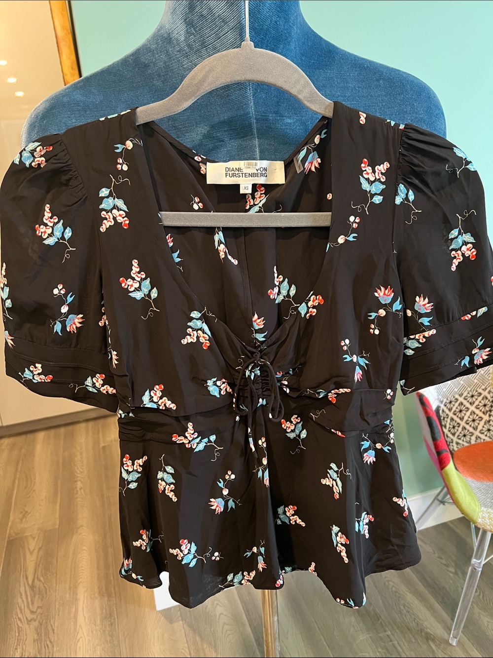 Diane von Furstenberg Black Floral Tie-Front Peplum Top
